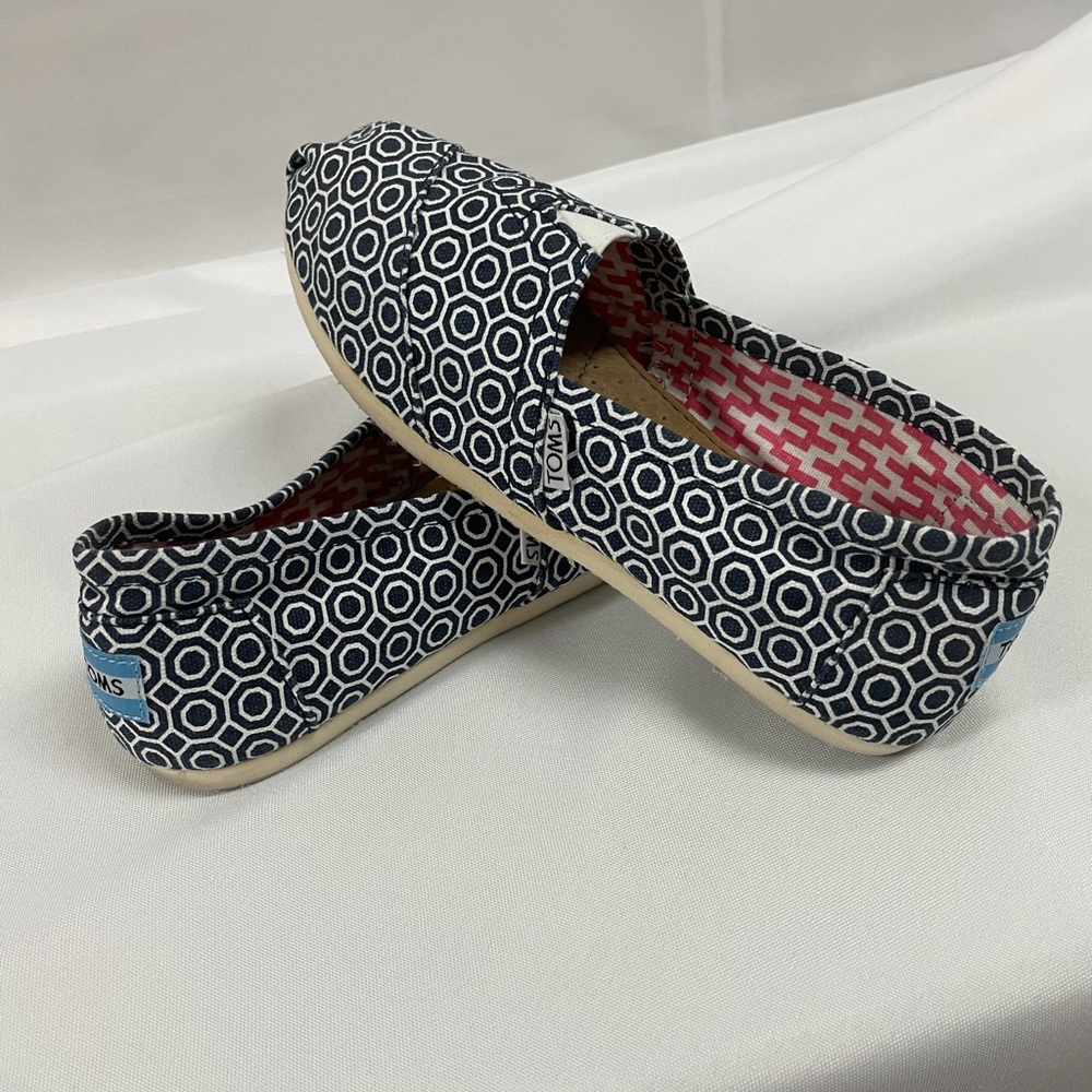 Tom’s size 7